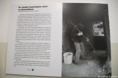 Stene občinske stavbe krasi razstava z naslovom Po sledeh izumirajoče obrti na Kamniškem (1)